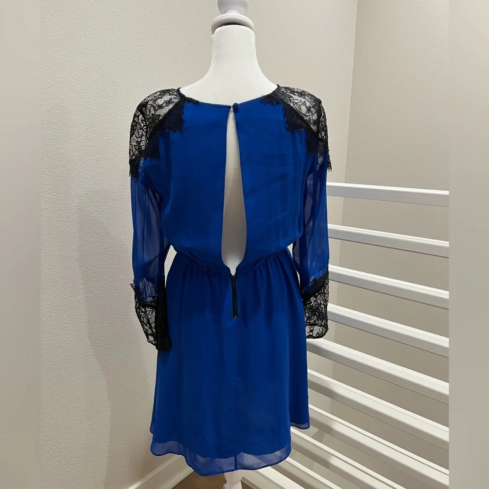Alice + Olivia Dany Lace Shoulder Pleat Front Dress in Cobalt, XS - Picture 6 of 6